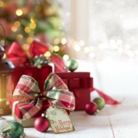 christmas gifts and christmas tree - home decoration stock pictures, royalty-free photos & images