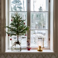 christmas tree on windowsill - home decoration stock pictures, royalty-free photos & images