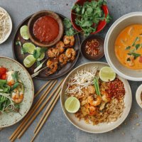 classic thai food dishes - food stock pictures, royalty-free photos & images