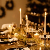 close-up of place setting on dining table during christmas,indonesia - home decoration fotografías e imágenes de stock