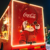 coca-cola christmas truck - junk food stock pictures, royalty-free photos & images