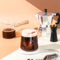 coffee cold brew drink carajillo with espresso martini and liquor - coffee stockfoto's en -beelden
