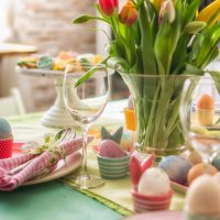 colorful decorated easter place setting - home decoration stock pictures, royalty-free photos & images
