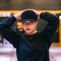 confident female hiphop dancer in dance studio - fashion stock pictures, royalty-free photos & images