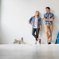 couple painting room white - home decoration stock pictures, royalty-free photos & images