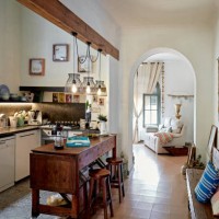 cuisine domestique rustique dans la maison espagnole - home decoration photos et images de collection