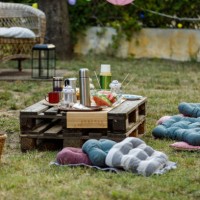 cute little leisurely set up for a relaxing summer garden party - garden decoration stock pictures, royalty-free photos & images