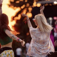 dancing on a music festival at sunset! - concert stock pictures, royalty-free photos & images