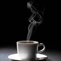 de kop van de koffie op donkere zwarte achtergrond - coffee stockfoto's en -beelden