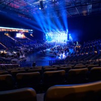 December 2021, Hamburg: Many seats in the stands of the arena are empty, while most of the audience sits in the middle in front of the stage....