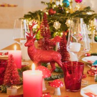 decorative christmas table setting - home decoration stock pictures, royalty-free photos & images