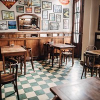 dentro del café de la ciudad en buenos aires - home decoration fotografías e imágenes de stock