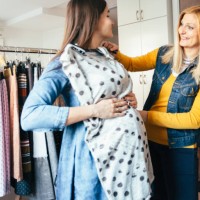 deux femmes entrepreneurs - fashion photos et images de collection