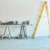 deze kamer heeft wat werk nodig - home decoration stockfoto's en -beelden