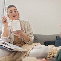 eat while study - junk food stock pictures, royalty-free photos & images