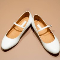 elegance in simplicity: classic white leather mary jane flats - fashion stock pictures, royalty-free photos & images