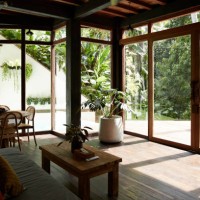 empty living room of tourist resort - home decoration stock pictures, royalty-free photos & images