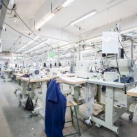 fabric sewing factory, cape town, south africa - fashion photos et images de collection