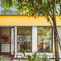 facade of a small shop - fashion stock pictures, royalty-free photos & images