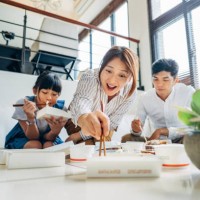 family eating take-out food together - junk food stock pictures, royalty-free photos & images