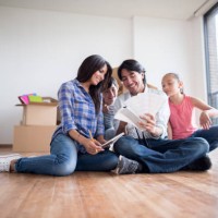 family moving home - home decoration stock pictures, royalty-free photos & images