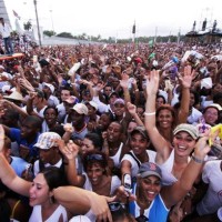 Fans cheer during the concert for Peace Without Borders, featuring some 15 Latin American, Spanish and Cuban performers, at the Revolution Square, on...