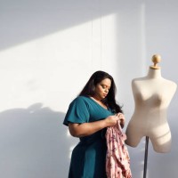 fashion designer dressing a mannequin - fashion stock pictures, royalty-free photos & images