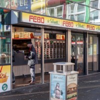 febo snackbar bij amsterdam bijlmer, nederland - junk food stock pictures, royalty-free photos & images