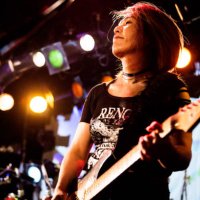 female guitarist - concert stock pictures, royalty-free photos & images