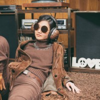 fille de rétro années 70 - fashion photos et images de collection