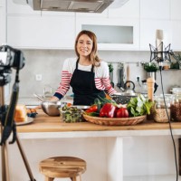 food vlogger - food stock pictures, royalty-free photos & images