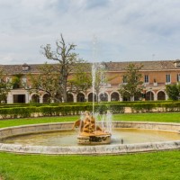 fountain of the nereid - garden of aranjuez, spain - garden decoration stockfoto's en -beelden