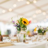 fresh flowers wedding decoration. - home decoration stock pictures, royalty-free photos & images