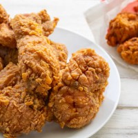 fried chickens - junk food stock pictures, royalty-free photos & images