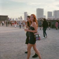 friends at a music festival - concert stock pictures, royalty-free photos & images