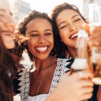 friends cheering with beer - concert stock pictures, royalty-free photos & images