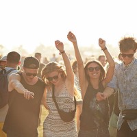 friends dancing at outside concert - concert stock pictures, royalty-free photos & images
