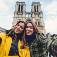 friends in paris taking selfie - travel stock pictures, royalty-free photos & images