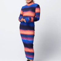 full length portrait of young fashionable woman - fashion stock pictures, royalty-free photos & images