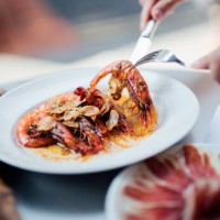 gambas à la plancha (spanish-style grilled shrimps) - food photos et images de collection