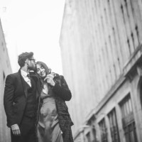 gentleman und eine schöne frau - fashion stock-fotos und bilder