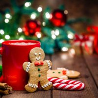gingerbread cookie and hot chocolate for christmas - home decoration stock pictures, royalty-free photos & images