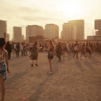 girls at a festival - concert stock pictures, royalty-free photos & images