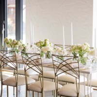glamorous table setting for an unforgettable wedding event party. - home decoration stockfoto's en -beelden