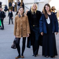 Guests outside Christopher Esber during the Womenswear Fall/Winter 2025/2026 as part of Paris Fashion Week on March 06, 2025 in Paris, France.