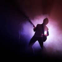 guitarist performing on stage - concert stock pictures, royalty-free photos & images