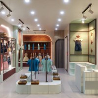 hanging clothes on sale for teens and kids in the mall - fashion stock pictures, royalty-free photos & images