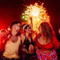 happy friends party at festival - concert stock pictures, royalty-free photos & images