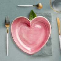heart shape plate in table setting - food stock pictures, royalty-free photos & images
