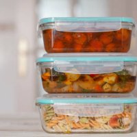 hermetic glass containers of cooked food. concept of batch-cooking - food stockfoto's en -beelden